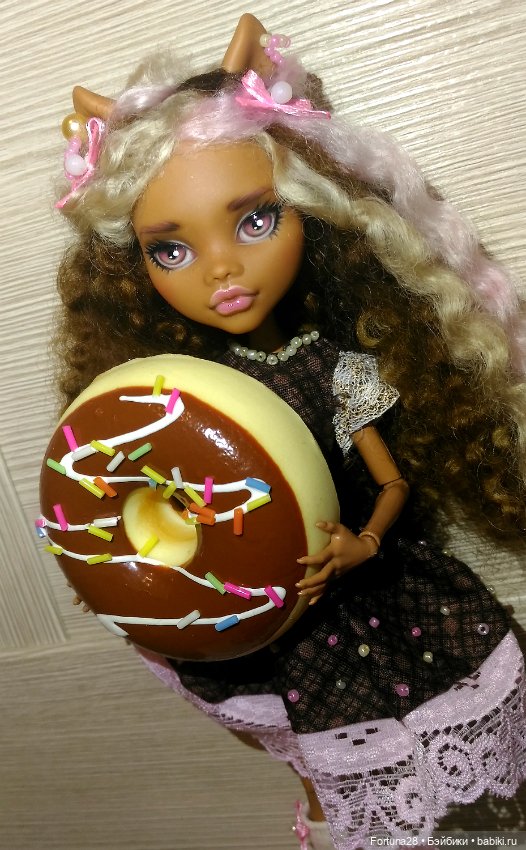 Ягодная шоколадка - много сладости в одной кукле (фото 7)