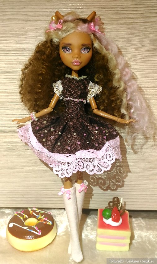 Ягодная шоколадка - много сладости в одной кукле