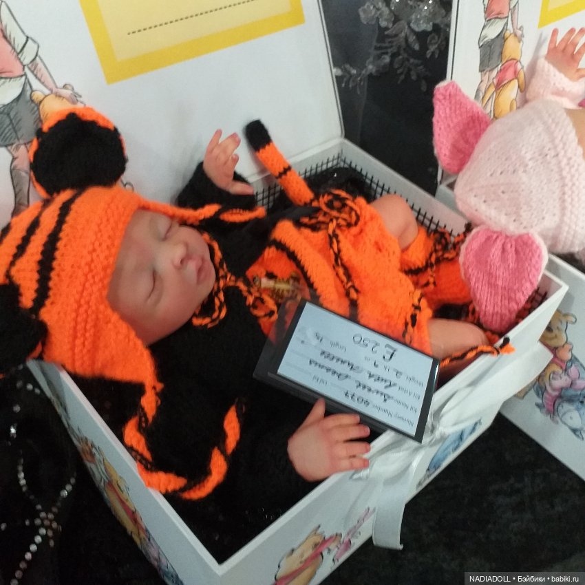 Фотки с выставки в Ноттингем 1