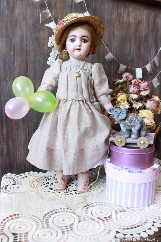 Девочка и слон — Антикварные куклы Heinrich Handwerck (Хандверк): молды 109