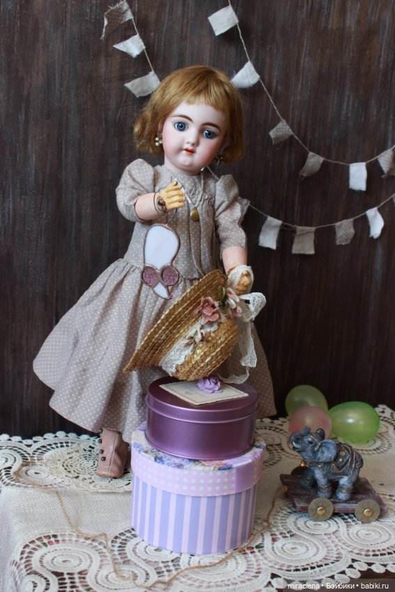 Девочка и слон — Антикварные куклы Heinrich Handwerck (Хандверк): молды 109