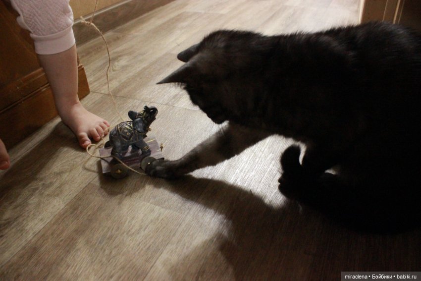 Девочка и слон — Антикварные куклы Heinrich Handwerck (Хандверк): молды 109