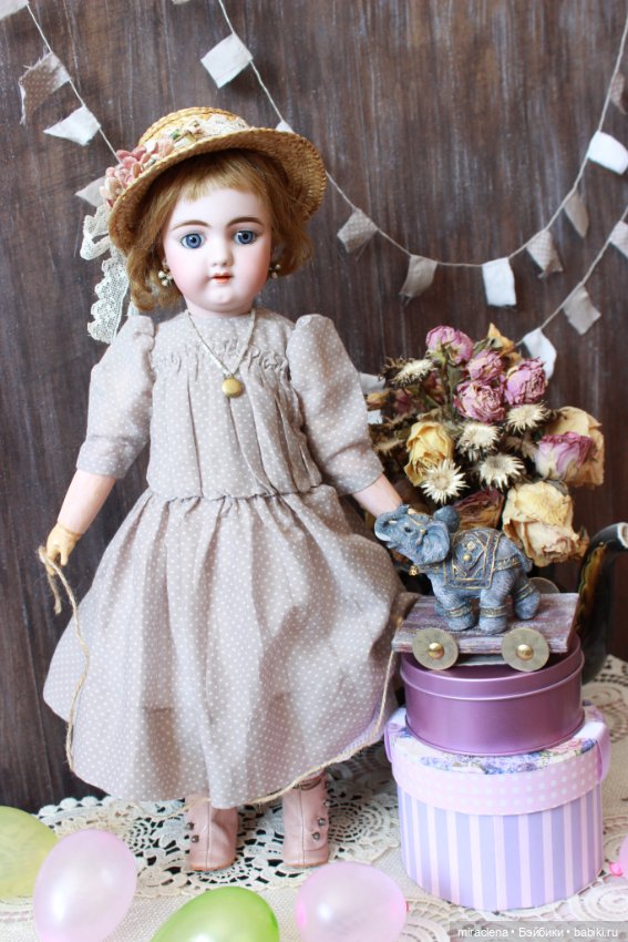 Девочка и слон — Антикварные куклы Heinrich Handwerck (Хандверк): молды 109