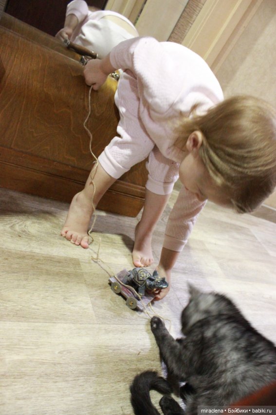 Девочка и слон — Антикварные куклы Heinrich Handwerck (Хандверк): молды 109