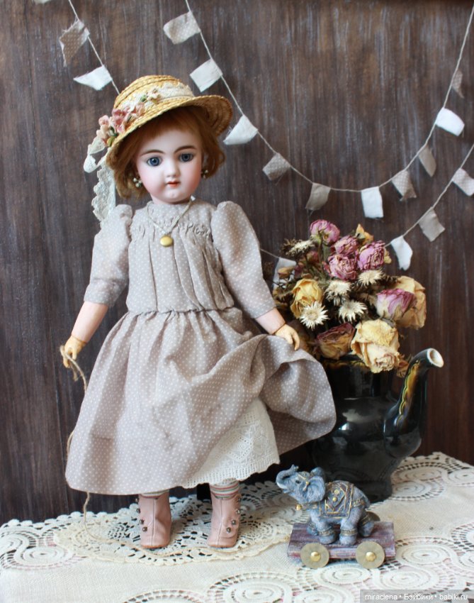 Девочка и слон — Антикварные куклы Heinrich Handwerck (Хандверк): молды 109 (фото 4)