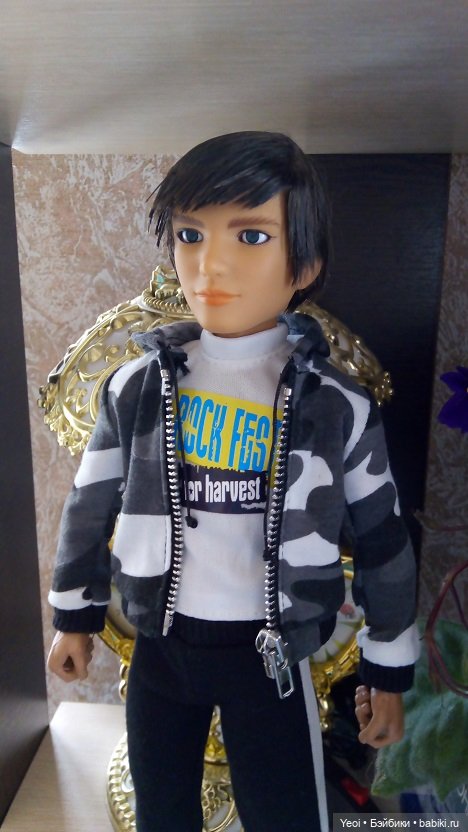 Одежда от куклы Дефа на парне с экшен телом Coolmodel