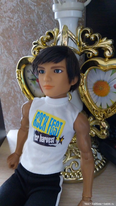 Одежда от куклы Дефа на парне с экшен телом Coolmodel