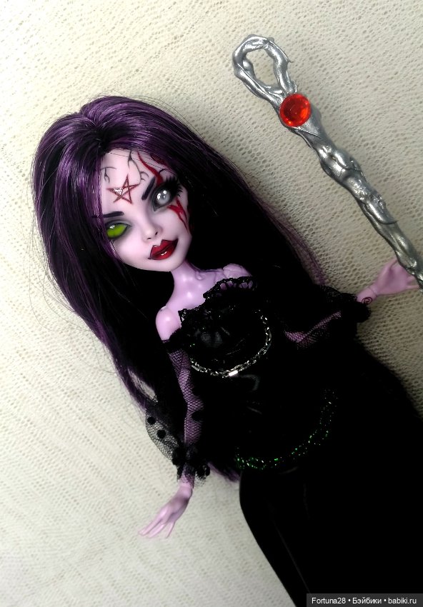 Двуликая колдунья - страшно прекрасная (фото 2)