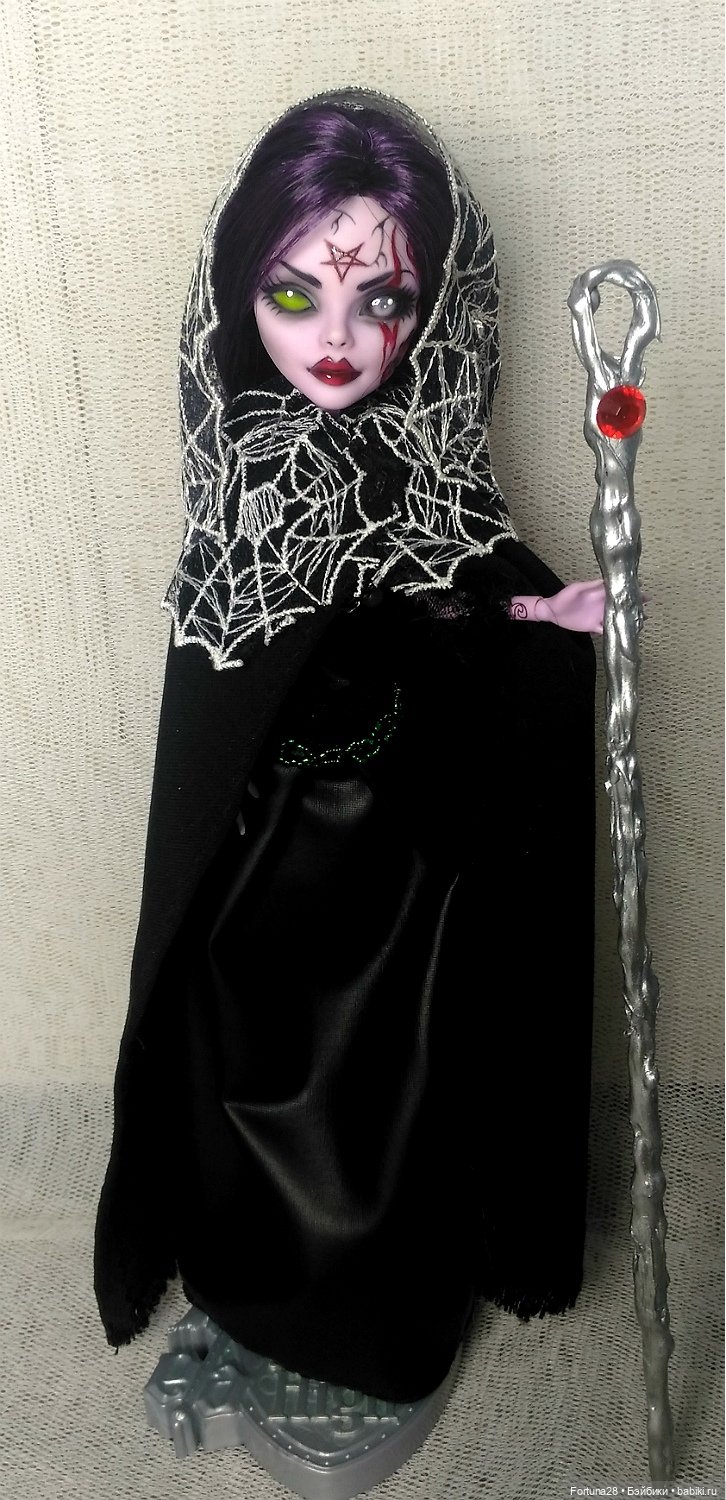 Двуликая колдунья - страшно прекрасная (фото 4)