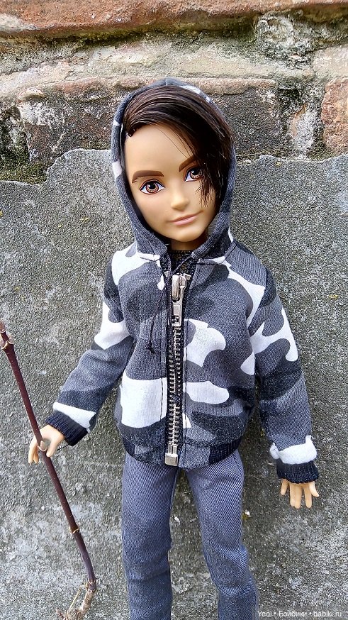 Прогулка во дворе с племянницами: Хантер, Гаррет и фигурки. 01