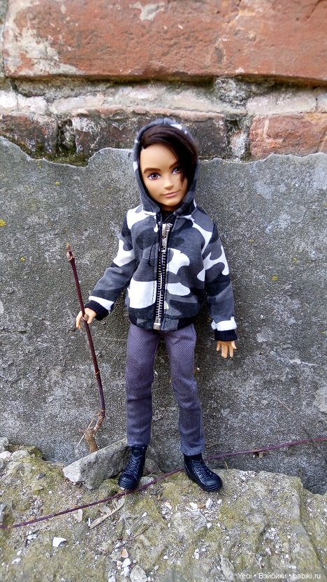 Прогулка во дворе с племянницами: Хантер, Гаррет и фигурки. 02