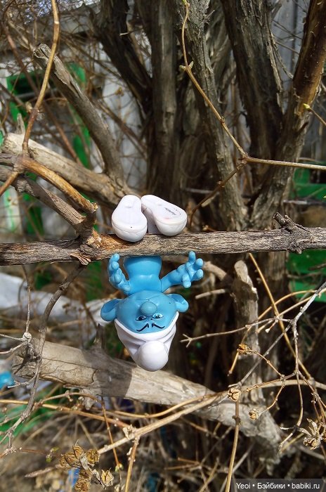 Прогулка во дворе с племянницами: Хантер, Гаррет и фигурки. 02