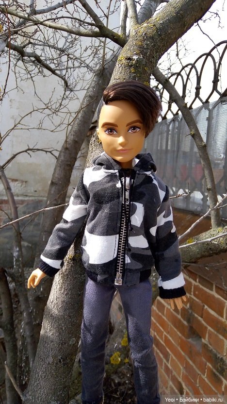 Прогулка во дворе с племянницами: Хантер, Гаррет и фигурки. 02