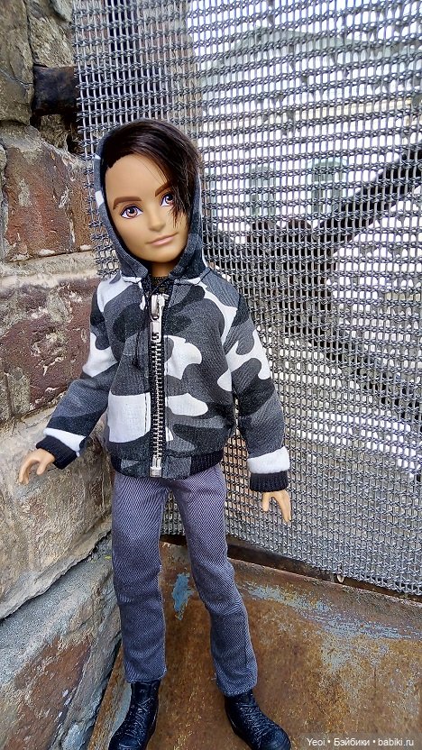 Прогулка во дворе с племянницами: Хантер, Гаррет и фигурки. 02