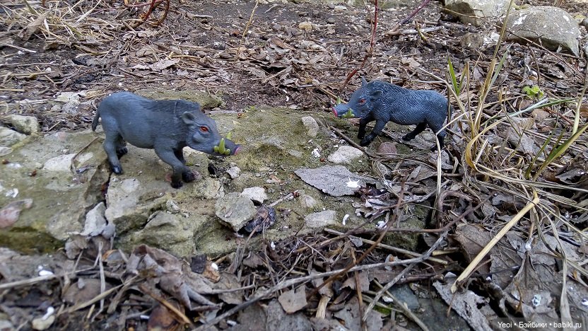 Прогулка во дворе с племянницами: Хантер, Гаррет и фигурки. 02