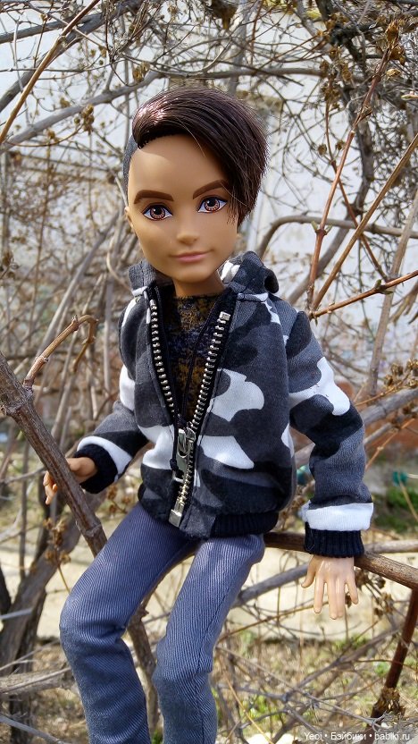 Прогулка во дворе с племянницами: Хантер, Гаррет и фигурки. 02 (фото 10)