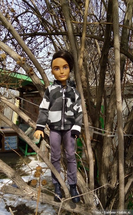 Прогулка во дворе с племянницами: Хантер, Гаррет и фигурки. 02