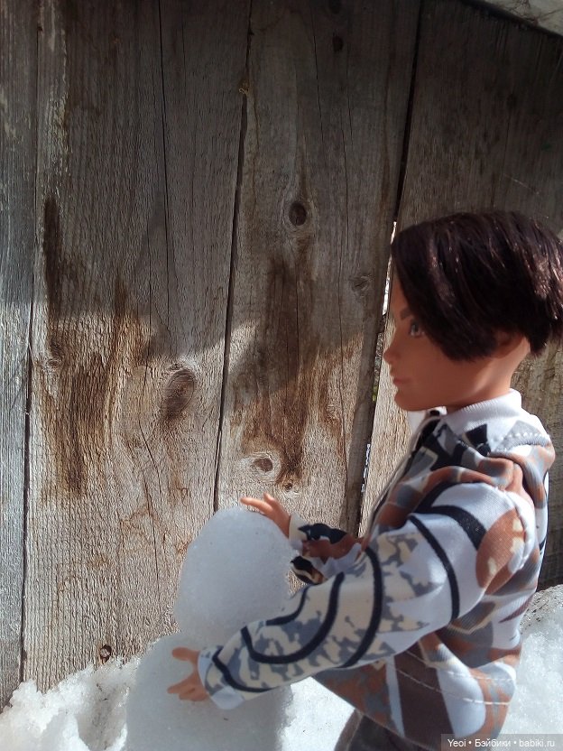 Прогулка во дворе с племянницами: Хантер, Гаррет и фигурки. 01