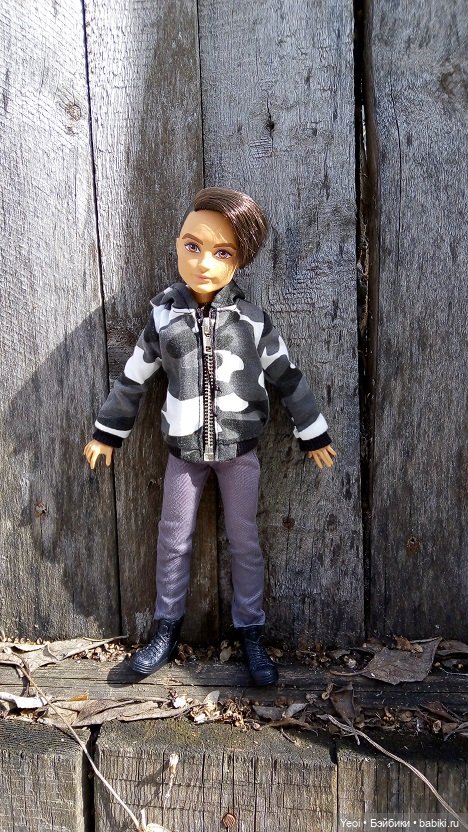 Прогулка во дворе с племянницами: Хантер, Гаррет и фигурки. 02