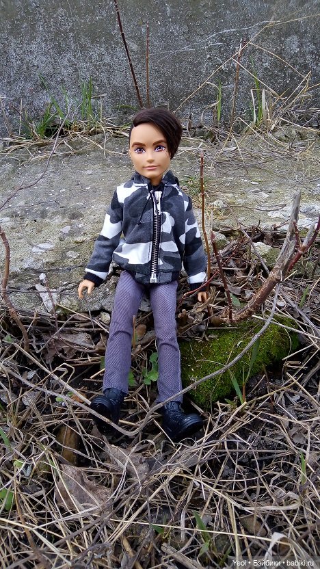 Прогулка во дворе с племянницами: Хантер, Гаррет и фигурки. 02