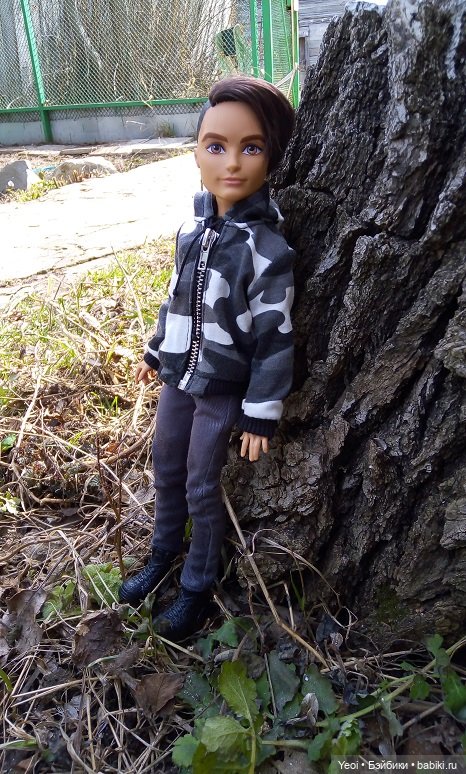 Прогулка во дворе с племянницами: Хантер, Гаррет и фигурки. 02