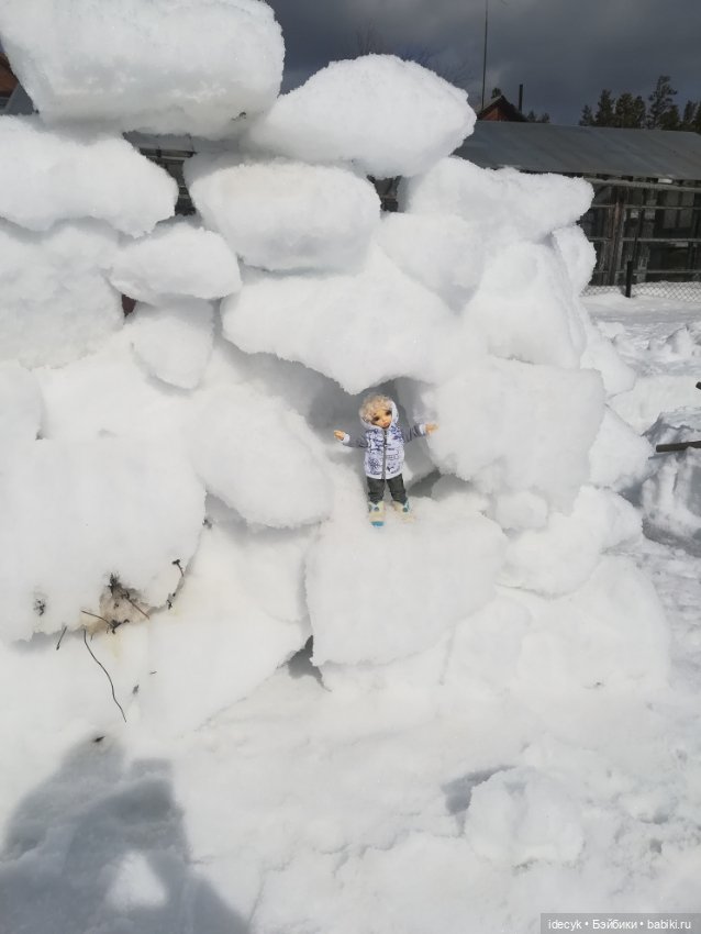 Это в городе тепло и сыро, а за городом - зима, зима, зима