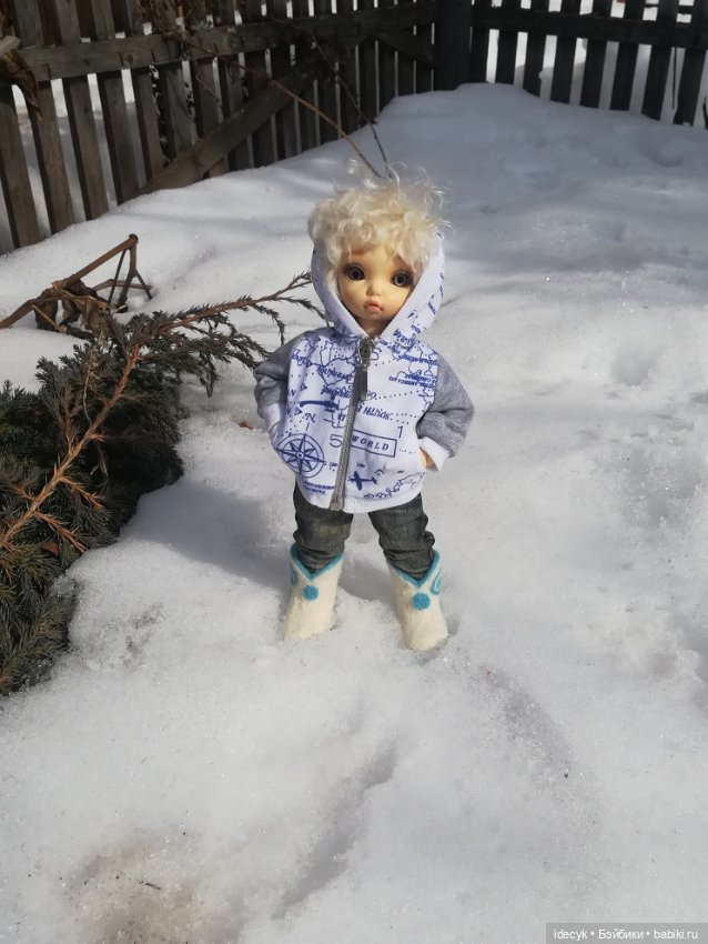 Это в городе тепло и сыро, а за городом - зима, зима, зима