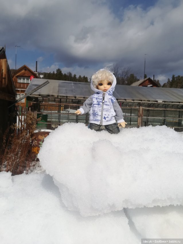 Это в городе тепло и сыро, а за городом - зима, зима, зима