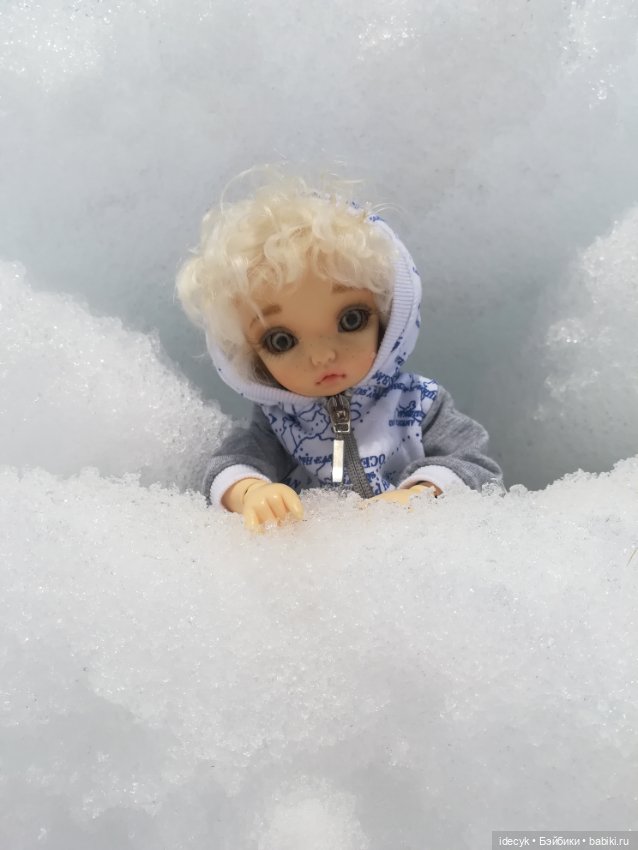 Это в городе тепло и сыро, а за городом - зима, зима, зима