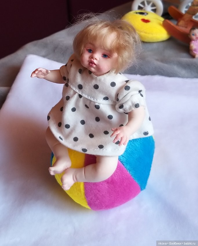 Маленькие куклы. Девчонки, девчонки