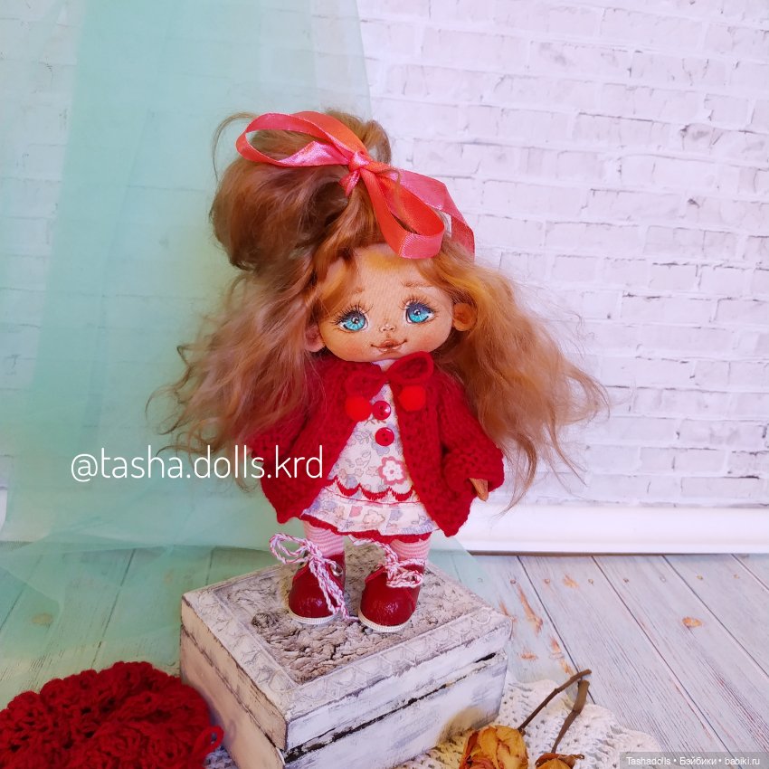Девушка в красном — Авторские текстильные куклы: Вальдорфские (фото 5)