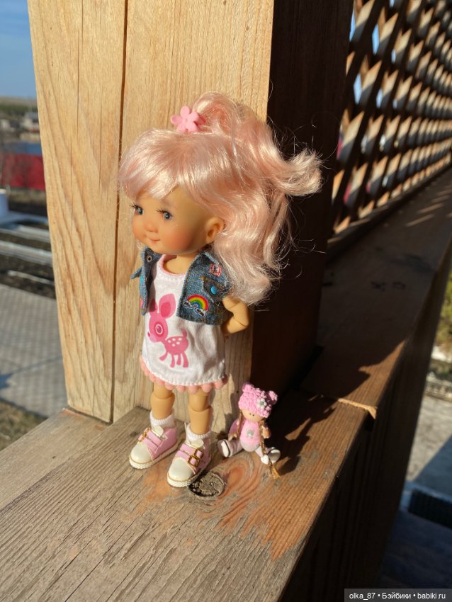 Патти и Кирра, девочки на прогулке