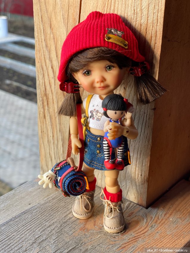 Патти и Кирра, девочки на прогулке