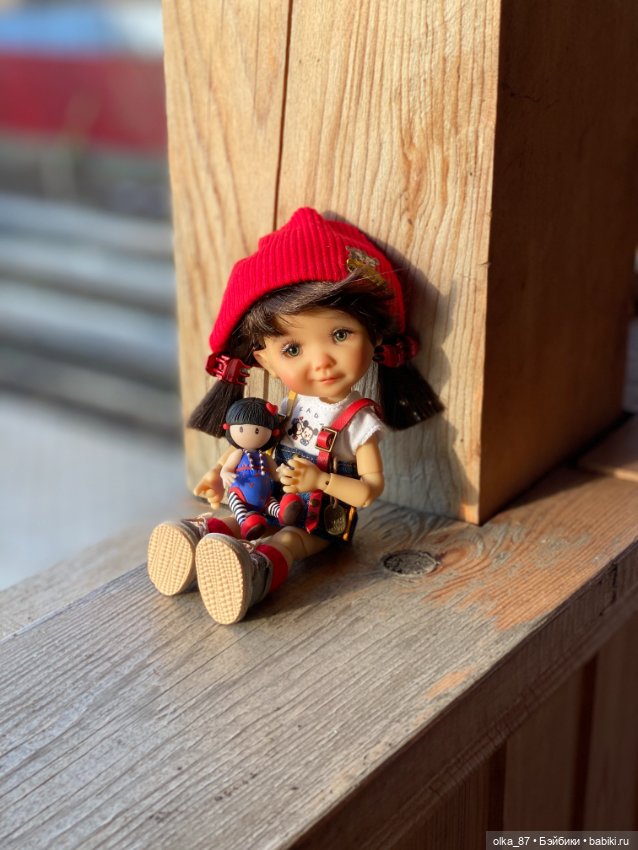 Патти и Кирра, девочки на прогулке