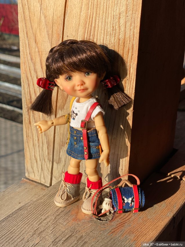 Патти и Кирра, девочки на прогулке