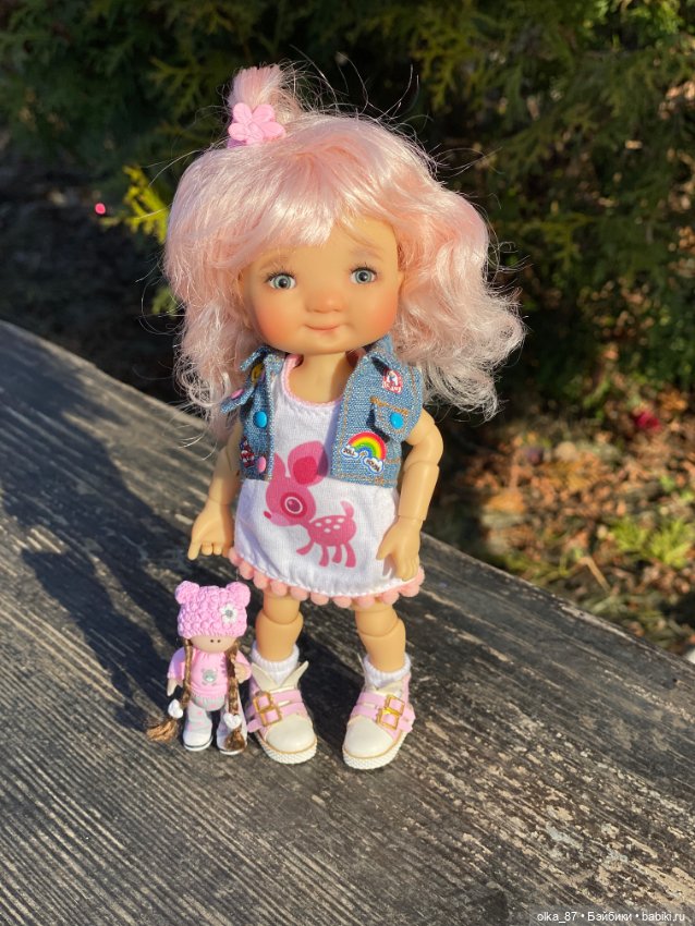 Патти и Кирра, девочки на прогулке