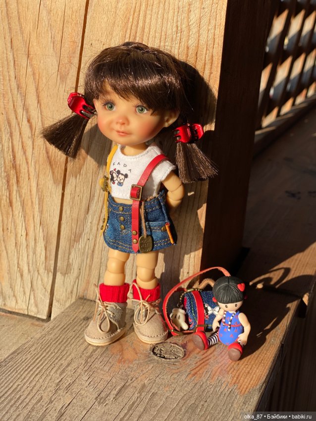 Патти и Кирра, девочки на прогулке