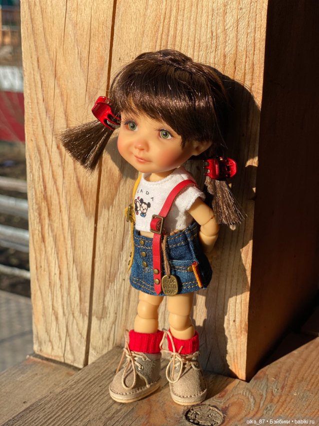 Патти и Кирра, девочки на прогулке