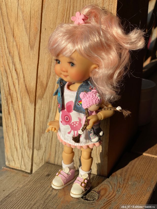 Патти и Кирра, девочки на прогулке