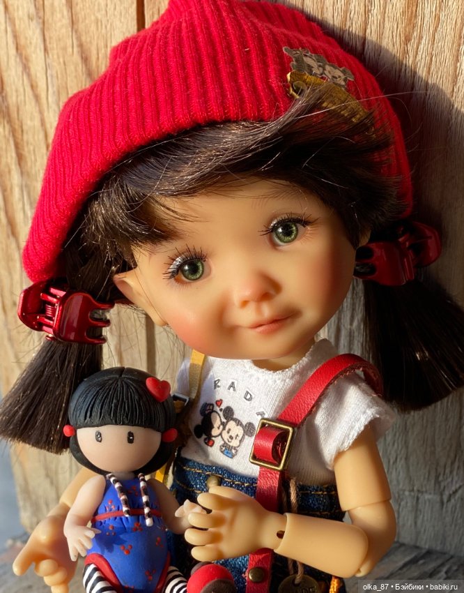 Патти и Кирра, девочки на прогулке