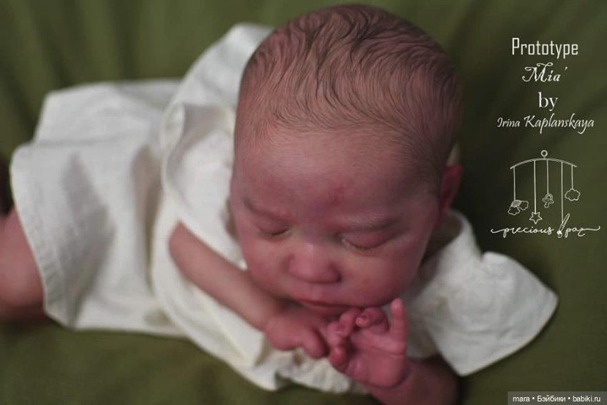Mia скульптора Ирины Капланской, автор прототипа Holly Paz