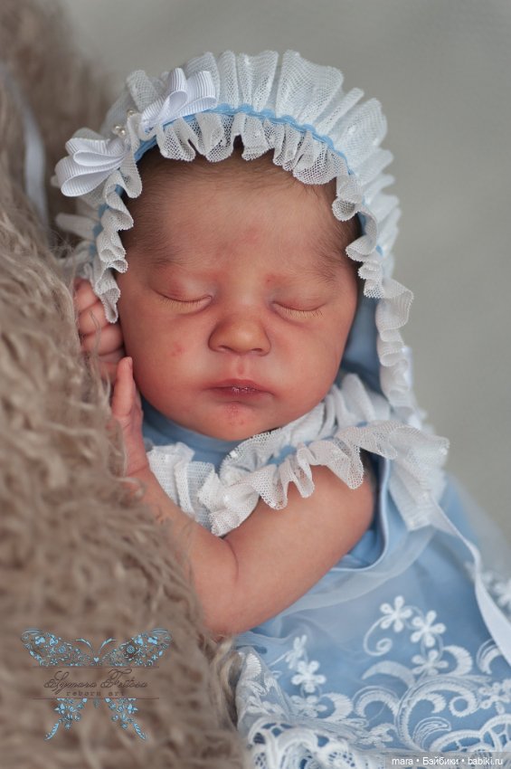 Mia скульптора Ирины Капланской, автор прототипа Symara Feitosa