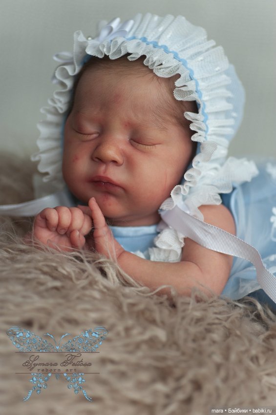 Mia скульптора Ирины Капланской, автор прототипа Symara Feitosa