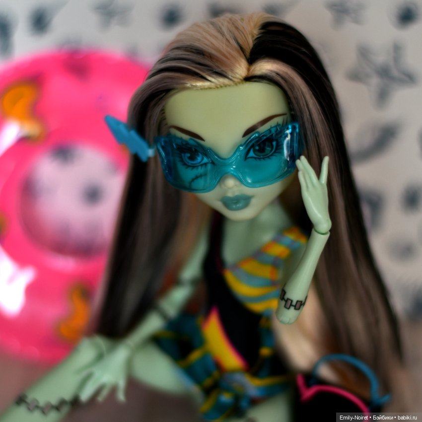 Frankie Stein Gloom Beach