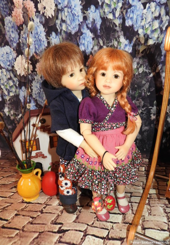 Куличей отведать гору и вагон яиц побить, Счастья, радости, здоровья, в Пасху радостным лишь быть