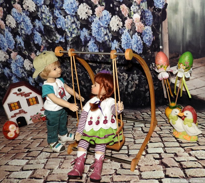 Куличей отведать гору и вагон яиц побить, Счастья, радости, здоровья, в Пасху радостным лишь быть