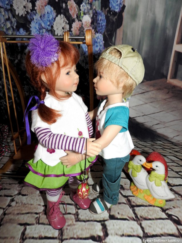 Куличей отведать гору и вагон яиц побить, Счастья, радости, здоровья, в Пасху радостным лишь быть