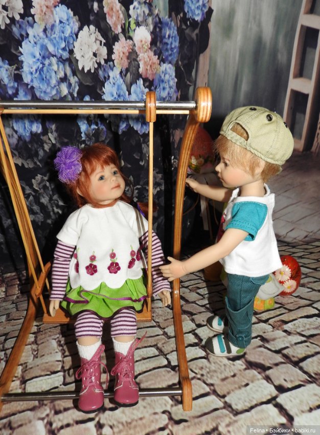 Куличей отведать гору и вагон яиц побить, Счастья, радости, здоровья, в Пасху радостным лишь быть