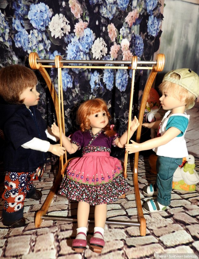 Куличей отведать гору и вагон яиц побить, Счастья, радости, здоровья, в Пасху радостным лишь быть