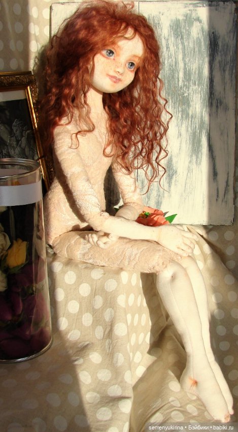 Рыжая - не значит ведьма. Авторская текстильная кукла (фото 10)